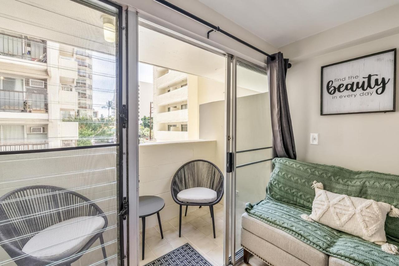 Bright & Cozy Condo Unit With Balcony! Honolulu Bagian luar foto