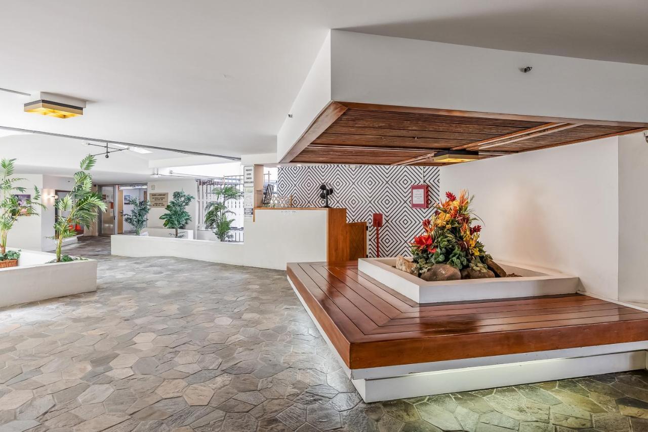 Bright & Cozy Condo Unit With Balcony! Honolulu Bagian luar foto