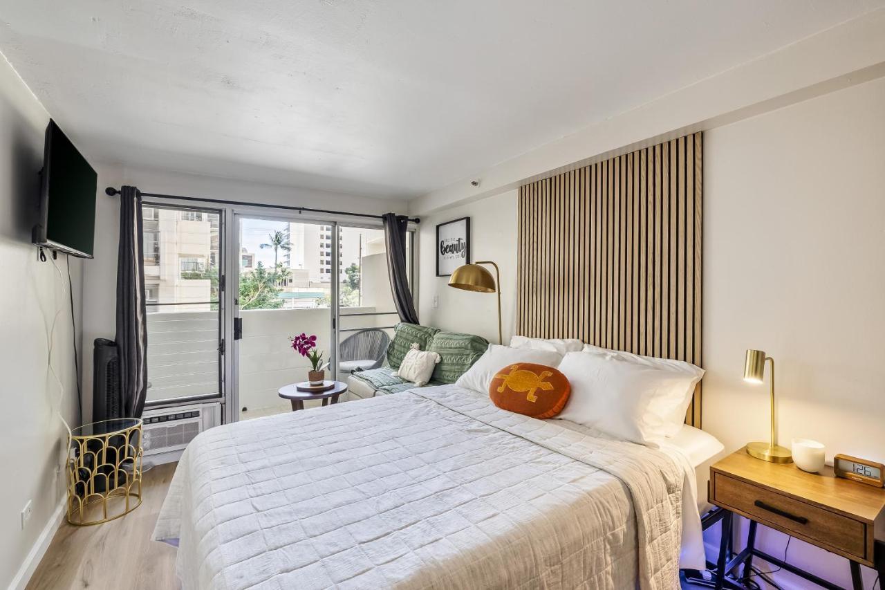 Bright & Cozy Condo Unit With Balcony! Honolulu Bagian luar foto